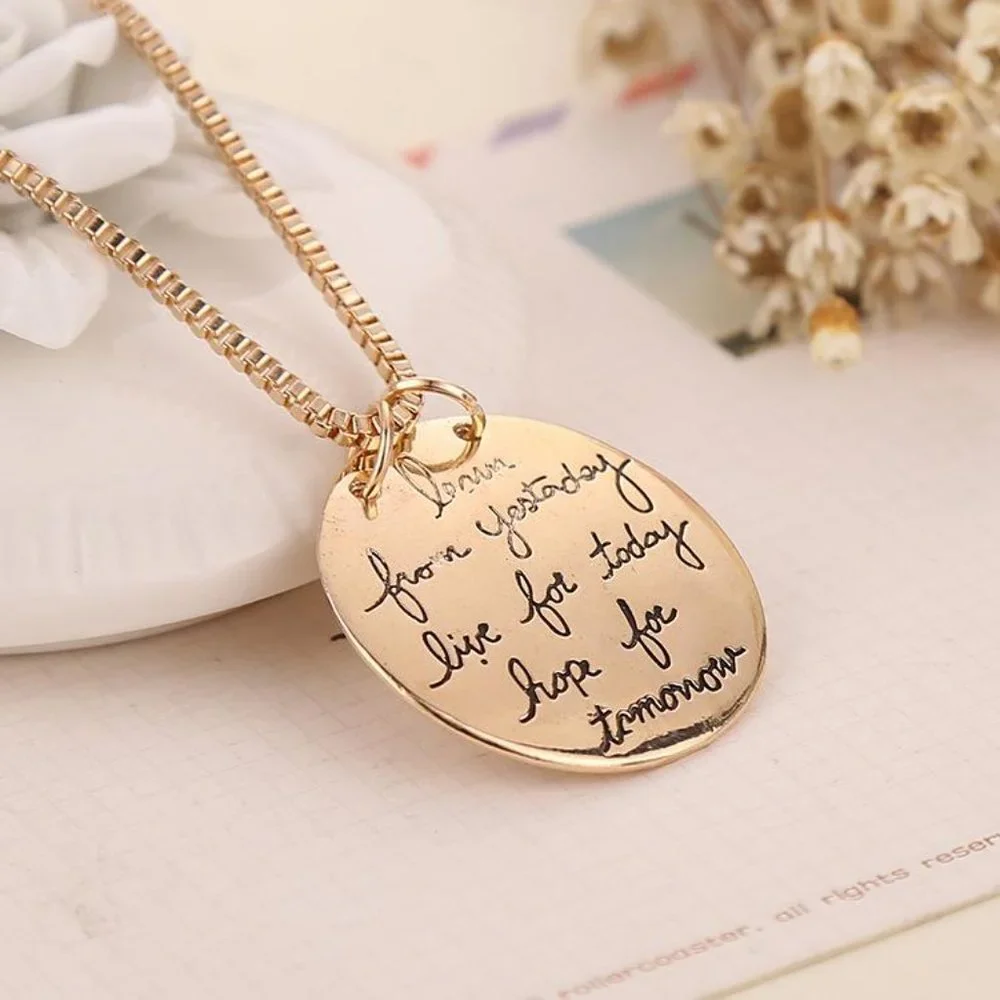 ROUND LETTER TAG LIVE THE LIFE YOU LOVE LOVE PENDANT NECKLACE - Picture 3 of 3